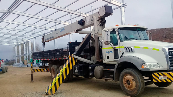 Camión Mack con Grúa National Crane 18 Ton.